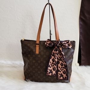 ☘🌺STUNNING 🌺☘Louis Vuitton Cabas Mezzo tote